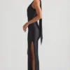 Asymetryczna sukienka Maxi Sheril z detalem w postaci szalika w kolorze czarnym Asymetryczna sukienka Maxi Sheril z detalem w postaci szalika w kolorze czarnym