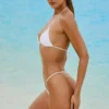 Bali – ozdobne doły od bikini stringowe z sznurkiem w kolorze białym Bali – ozdobne doły od bikini stringowe z sznurkiem w kolorze białym