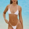 Bali – ozdobne doły od bikini stringowe z sznurkiem w kolorze białym Bali – ozdobne doły od bikini stringowe z sznurkiem w kolorze białym