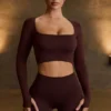 Bezszwowa bluzka z długim rękawem Super Sculpt w kolorze czekoladowym Bezszwowa bluzka z długim rękawem Super Sculpt w kolorze czekoladowym