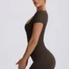 Bezszwowa koszulka Super Sculpt w kolorze brązowym Bezszwowa koszulka Super Sculpt w kolorze brązowym