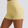 Bezszwowe mini szorty Super Sculpt w kolorze maślanożółtym Bezszwowe mini szorty Super Sculpt w kolorze maślanożółtym