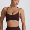 Bezszwowy biustonosz sportowy Super Sculpt z krzyżującymi się ramiączkami na plecach w kolorze czekoladowym Bezszwowy biustonosz sportowy Super Sculpt z krzyżującymi się ramiączkami na plecach w kolorze czekoladowym