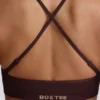 Bezszwowy biustonosz sportowy Super Sculpt z krzyżującymi się ramiączkami na plecach w kolorze czekoladowym Bezszwowy biustonosz sportowy Super Sculpt z krzyżującymi się ramiączkami na plecach w kolorze czekoladowym