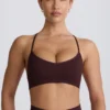 Bezszwowy biustonosz sportowy Super Sculpt z krzyżującymi się ramiączkami na plecach w kolorze czekoladowym Bezszwowy biustonosz sportowy Super Sculpt z krzyżującymi się ramiączkami na plecach w kolorze czekoladowym