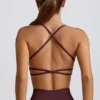 Bezszwowy biustonosz sportowy Super Sculpt z odkrytymi plecami w kolorze bordowym Bezszwowy biustonosz sportowy Super Sculpt z odkrytymi plecami w kolorze bordowym