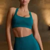 Bezszwowy stanik sportowy Super Sculpt z tyłem w kształcie litery T w kolorze turkusowym Bezszwowy stanik sportowy Super Sculpt z tyłem w kształcie litery T w kolorze turkusowym