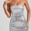 Biała sukienka bandeau Aurora z ozdobami Biała sukienka bandeau Aurora z ozdobami