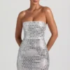 Biała sukienka bandeau Aurora z ozdobami Biała sukienka bandeau Aurora z ozdobami