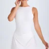 Biała sukienka Mini Shirin z drapowanym tyłem Biała sukienka Mini Shirin z drapowanym tyłem