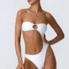 Biały stroj jednoczęściowy typu bandeau z wycięciami i zdobionymi koralikami Miami Biały stroj jednoczęściowy typu bandeau z wycięciami i zdobionymi koralikami Miami