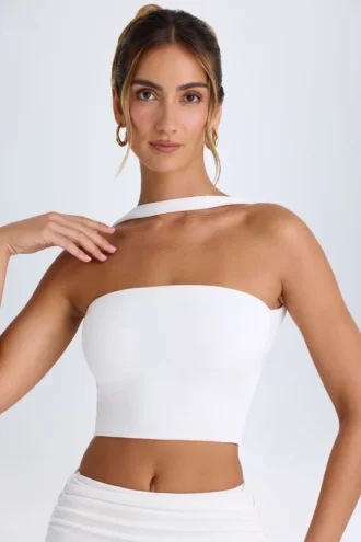 Biały top bandeau Khai z detalem w postaci chokera