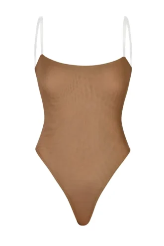 Bielizna Intimates – Body z stringami z miękkiej siateczki w kolorze migdałowym