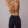 Biustonosz bandeau z krzyżującymi się ramiączkami na plecach w kolorze czarnym Biustonosz bandeau z krzyżującymi się ramiączkami na plecach w kolorze czarnym