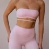 Biustonosz bandeau z krzyżującymi się ramiączkami na plecach w kolorze delikatnego różu Biustonosz bandeau z krzyżującymi się ramiączkami na plecach w kolorze delikatnego różu