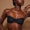 Biustonosz bez ramiączek Intimates z miękkiej siateczki w kolorze czarnym Biustonosz bez ramiączek Intimates z miękkiej siateczki w kolorze czarnym