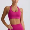 Biustonosz sportowy Define Luxe z wiązaniem na szyi w kolorze Berry Biustonosz sportowy Define Luxe z wiązaniem na szyi w kolorze Berry