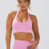 Biustonosz sportowy Define Luxe z wiązaniem na szyi w kolorze Bubblegum Pink Biustonosz sportowy Define Luxe z wiązaniem na szyi w kolorze Bubblegum Pink