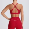 Biustonosz sportowy Soft Active z dekoltem w serek w kolorze Hot Red
