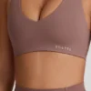 Biustonosz sportowy Soft Active z dekoltem w serek w kolorze Mocha Biustonosz sportowy Soft Active z dekoltem w serek w kolorze Mocha