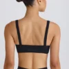 Biustonosz sportowy Soft Active z kontrastowymi wykończeniami w kolorze czarnym Biustonosz sportowy Soft Active z kontrastowymi wykończeniami w kolorze czarnym