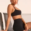 Biustonosz sportowy Soft Active z kontrastowymi wykończeniami w kolorze czarnym Biustonosz sportowy Soft Active z kontrastowymi wykończeniami w kolorze czarnym