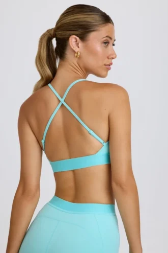 Biustonosz sportowy Soft Active z krzyżującymi się ramiączkami w kolorze aqua Biustonosz sportowy Soft Active z krzyżującymi się ramiączkami w kolorze aqua