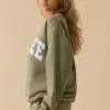 Bluza oversize z okrągłym dekoltem w kolorze Soft Olive Bluza oversize z okrągłym dekoltem w kolorze Soft Olive