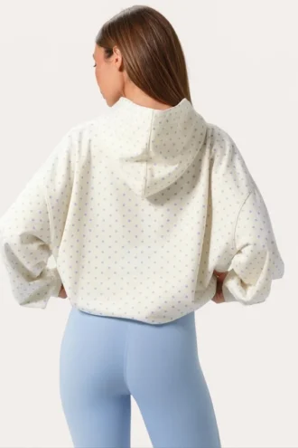 Bluza z kapturem oversize z aplikacją w kolorze mlecznym w kropki Bluza z kapturem oversize z aplikacją w kolorze mlecznym w kropki
