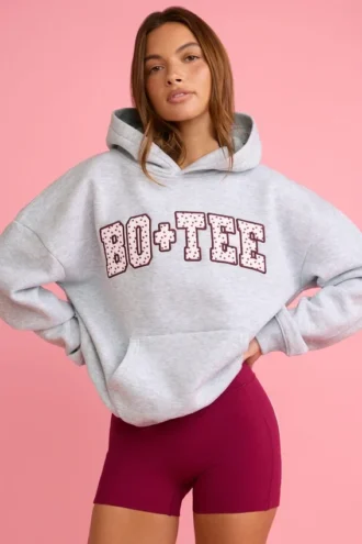 Bluza z kapturem oversize z aplikacją w kolorze szarym Bluza z kapturem oversize z aplikacją w kolorze szarym