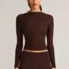 Bluzka z marszczonymi rękawami Alia z modalu w kolorze czekoladowym Bluzka z marszczonymi rękawami Alia z modalu w kolorze czekoladowym