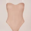 Body bez ramiączek Intimates w kolorze ciepłej brzoskwini Body bez ramiączek Intimates w kolorze ciepłej brzoskwini