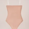 Body bez ramiączek Intimates w kolorze ciepłej brzoskwini Body bez ramiączek Intimates w kolorze ciepłej brzoskwini