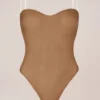 Body bez ramiączek Intimates w kolorze migdałowym Body bez ramiączek Intimates w kolorze migdałowym