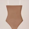 Body bez ramiączek Intimates w kolorze miodowym Body bez ramiączek Intimates w kolorze miodowym