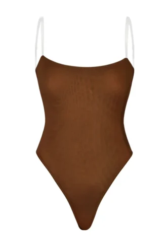 Body Intimates z miękkiej siateczki z niewidocznymi ramiączkami i stringami w kolorze kasztanowym