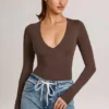 Body z długim rękawem Elodie Modal Plunge w kolorze czekoladowym Body z długim rękawem Elodie Modal Plunge w kolorze czekoladowym
