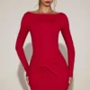 Briallen – mini sukienka z miękkiej dzianiny z dekoltem w łódkę w kolorze True Red Briallen – mini sukienka z miękkiej dzianiny z dekoltem w łódkę w kolorze True Red