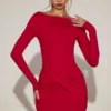 Briallen – mini sukienka z miękkiej dzianiny z dekoltem w łódkę w kolorze True Red Briallen – mini sukienka z miękkiej dzianiny z dekoltem w łódkę w kolorze True Red