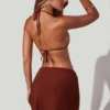Charakterystyczny sarong wiązany z boku w kolorze mokka