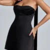 Czarna satynowa sukienka Mini Anastasia z drapowanym dekoltem typu halter Czarna satynowa sukienka Mini Anastasia z drapowanym dekoltem typu halter