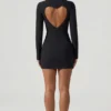 Czarna sukienka bodycon Adelia z wycięciem w kształcie serca