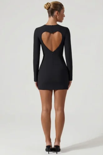 Czarna sukienka bodycon Adelia z wycięciem w kształcie serca Czarna sukienka bodycon Adelia z wycięciem w kształcie serca