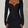 Czarna sukienka bodycon Adelia z wycięciem w kształcie serca