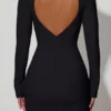 Czarna sukienka bodycon Adelia z wycięciem w kształcie serca