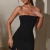 Czarna sukienka Brielle z dekoltem bandeau Czarna sukienka Brielle z dekoltem bandeau