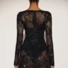 Czarna sukienka mini Jovie z przezroczystego, zdobionego body w stylu gorsetu
