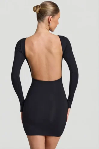 Czarna sukienka Mini Lyla z modalu z odkrytymi plecami Czarna sukienka Mini Lyla z modalu z odkrytymi plecami