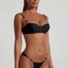 Czarne doły od bikini Maui z szerokimi ramiączkami i zdobieniami z koralików