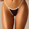 Czarne doły od bikini Old Money z trójkątnym wycięciem Czarne doły od bikini Old Money z trójkątnym wycięciem